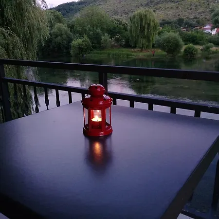 River House Buna Daire *