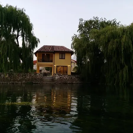 アパート River House Buna モスタル