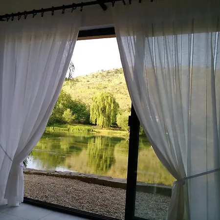 Apartment River House Buna