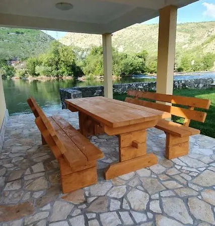 Apartment River House Buna